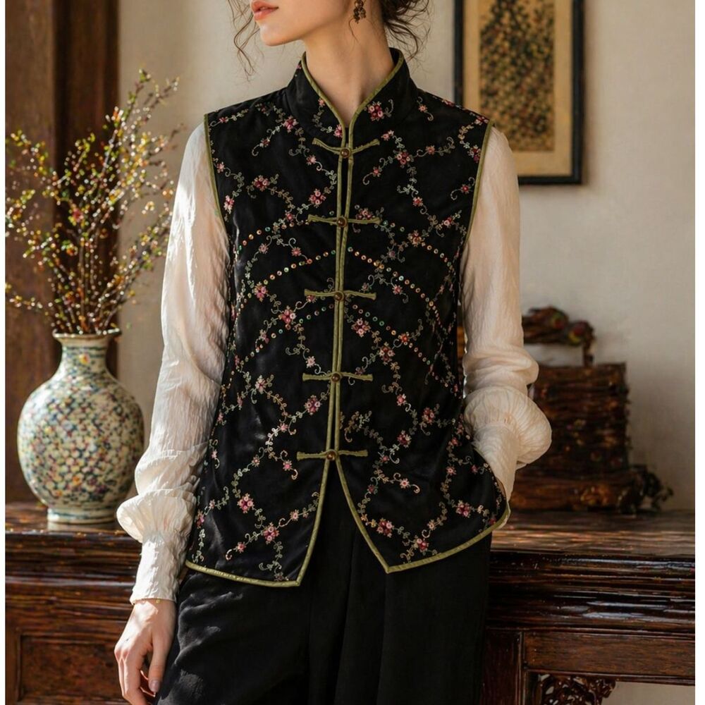 Vintage 90s Chinese Embroidered Vest M Mandarin Collar Frog Closure Whimsigoth